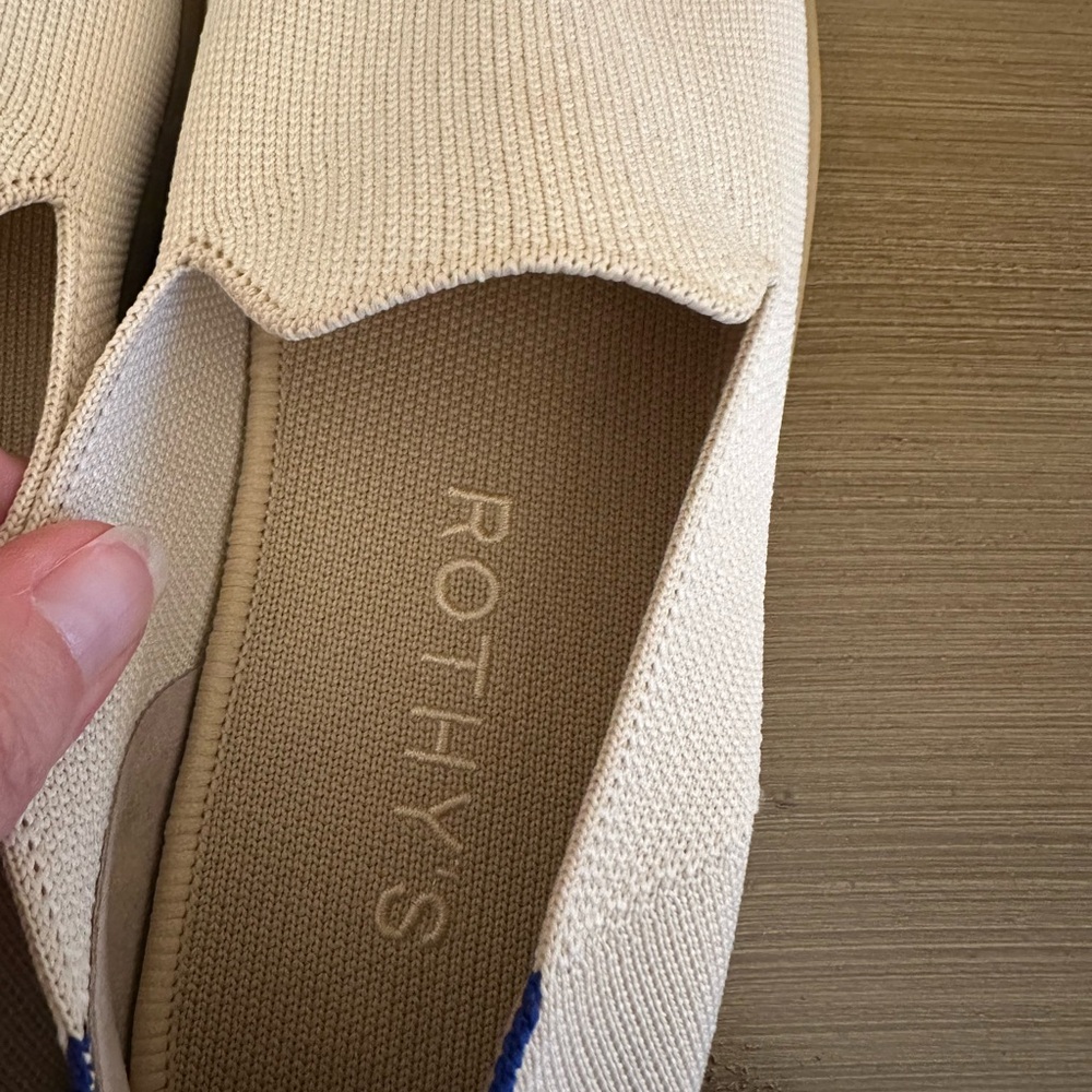 Rothy's Slip-On Cream and Blue Women's Loafers size 9.5 like new - Picture 2 of 5